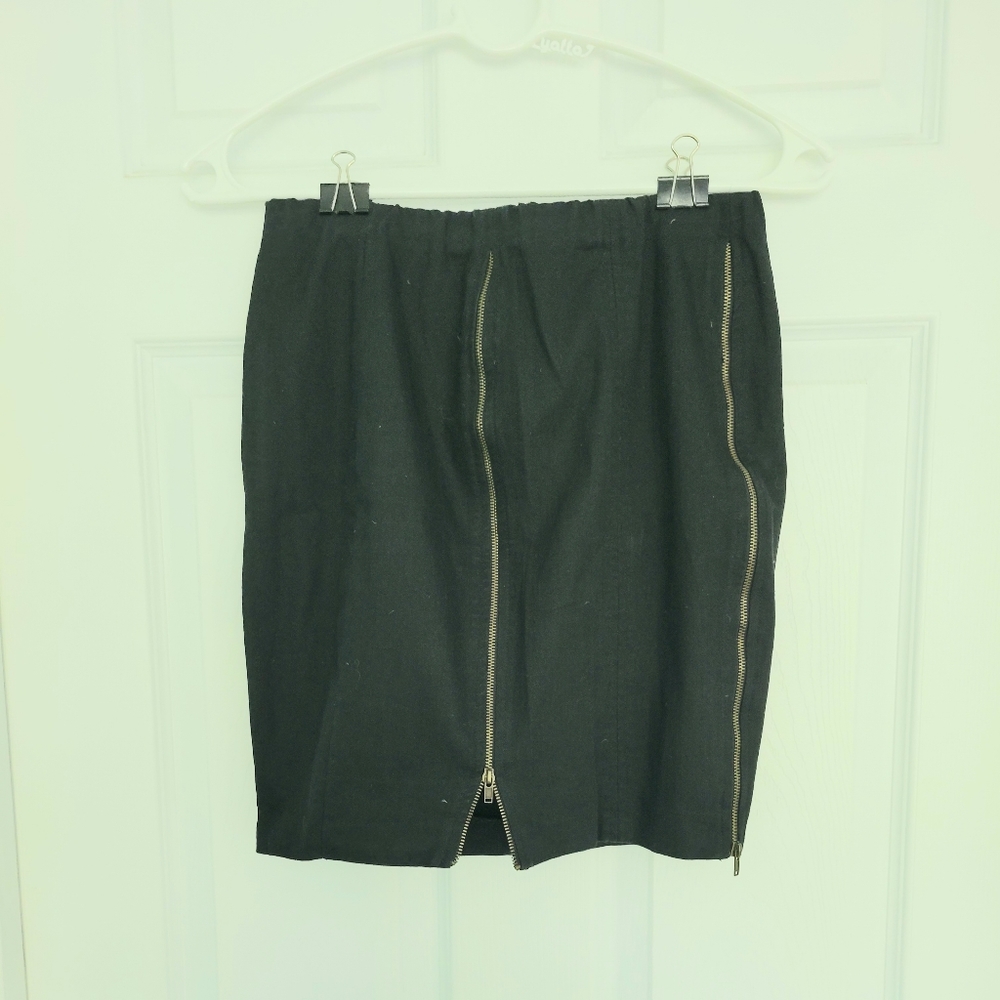 Hot & Delicious Skirt Medium M NWOT  Black
